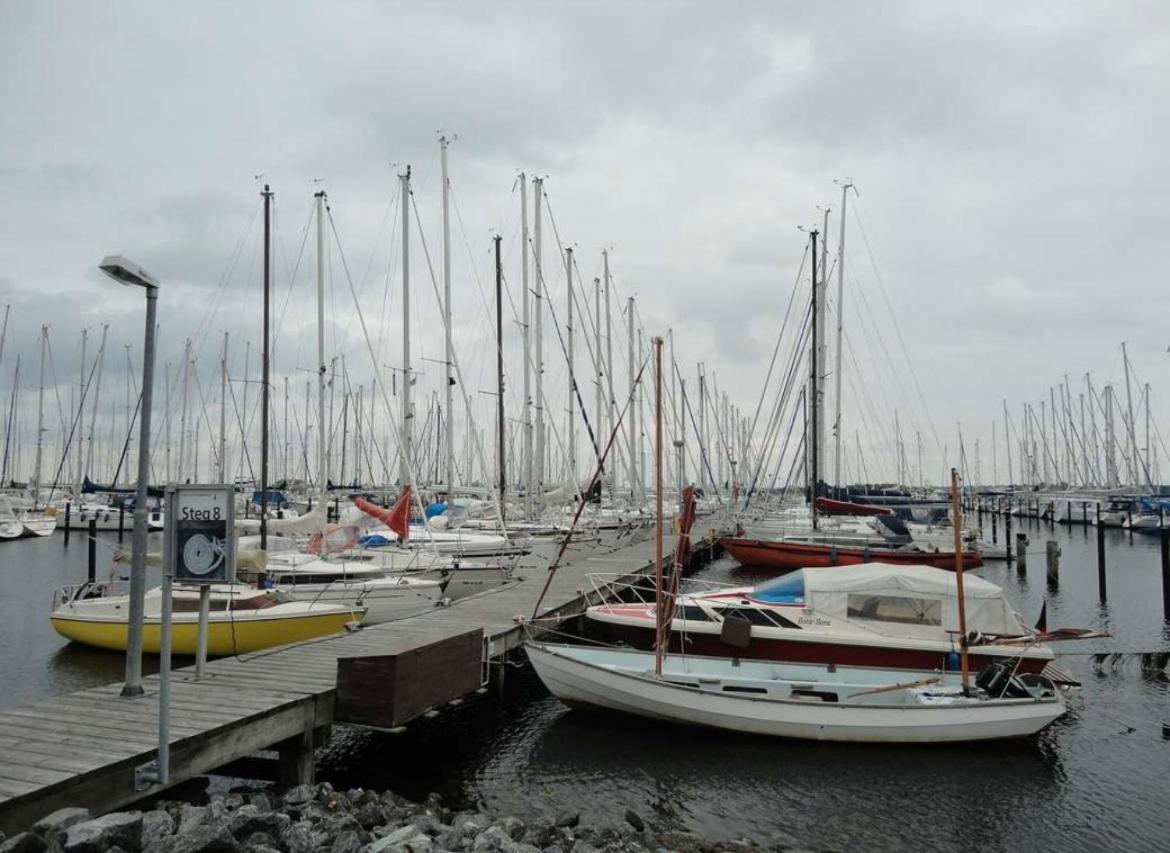 Oase An Der Ostsee Mit 2 Schlafzimmern Heiligenhafen Exterior foto